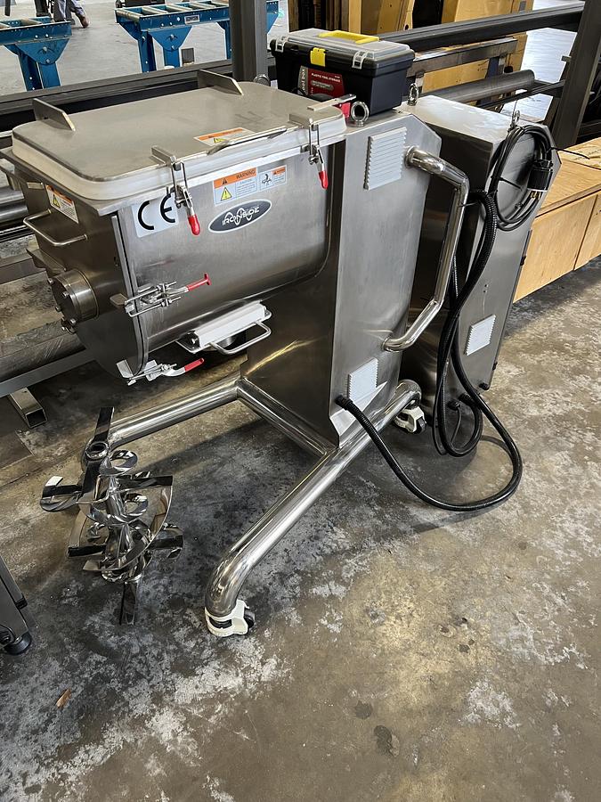 NEW 1.5 CU. FT. LAB RIBBON BLENDER WITH INTERCHANGEABLE PADDLE AGITATOR - S/S - 220V