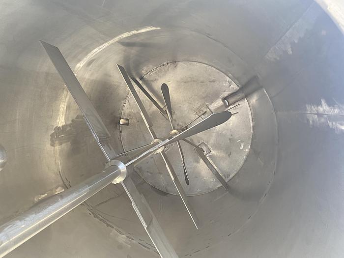 Used 2000 GALLON SS VERTICAL MIX TANK