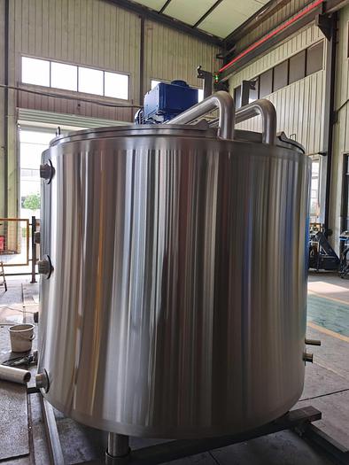 750 GALLON BUTTER MELTING TANK WITH STAINLESS STEEL SCRAPER BLADES