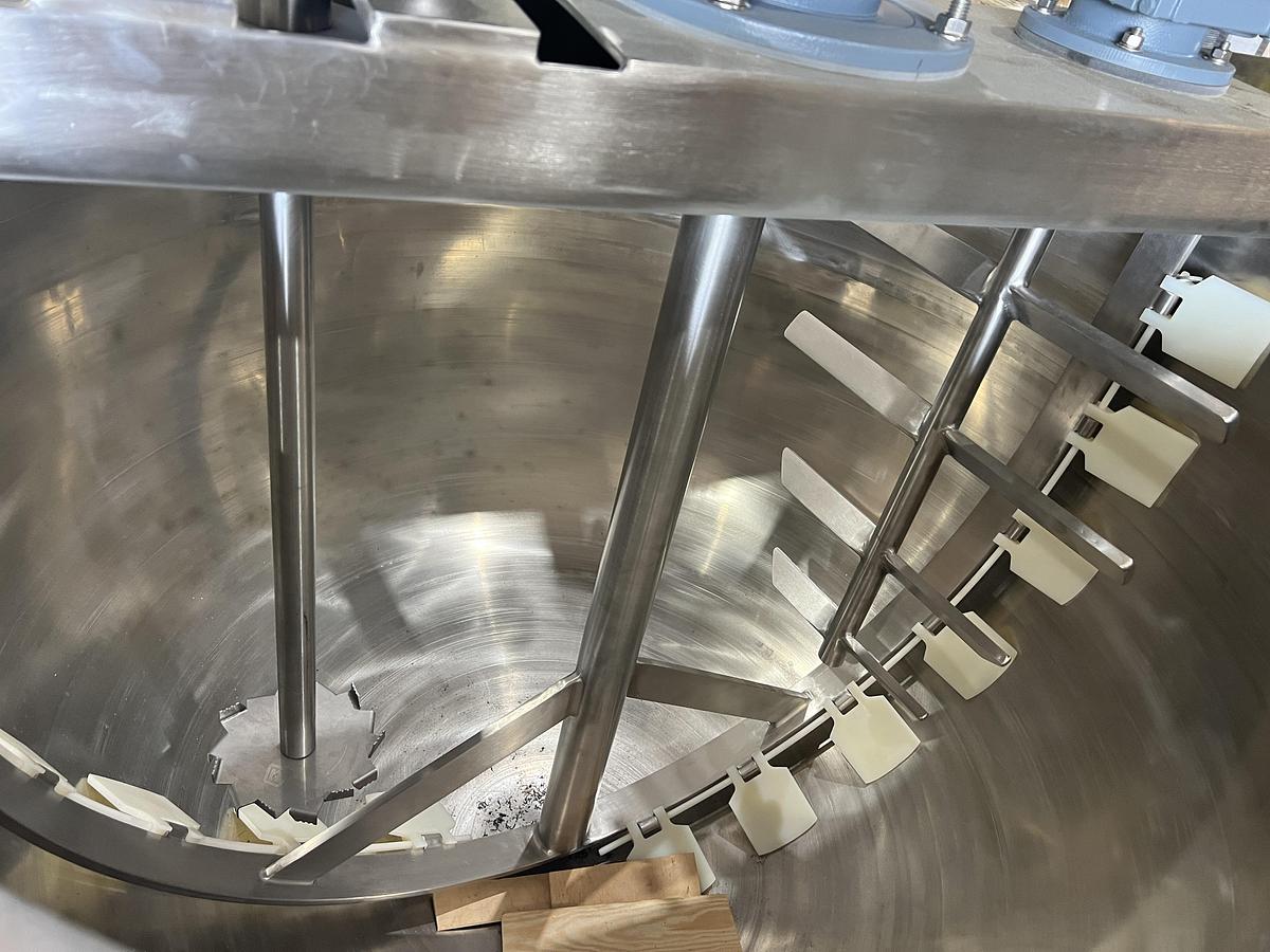 Refurbished 200 GALLON GROEN WITH TRIPLE MOTION BRIDGE MOUNT AGITATION - S/S - 50 PSI JACKET