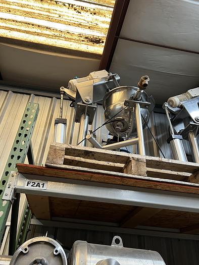 Refurbished 10 GALLON GROEN SINGLE MOTION SWEEP AGITATED KETTLE - 90 PSI JACKET - RECONDITIONED