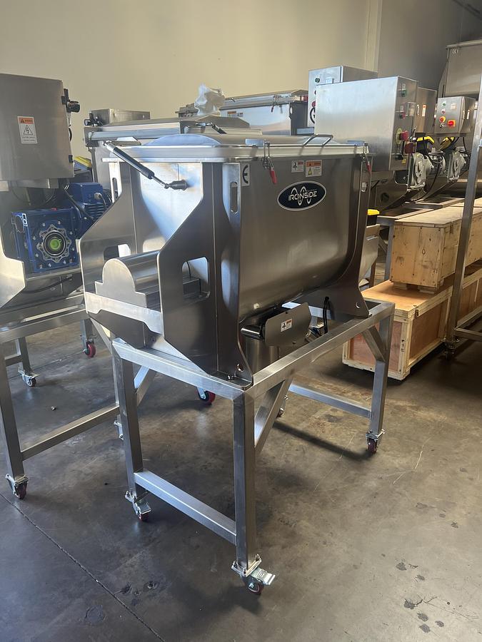 NEW 5 CU. FT. DOUBLE RIBBON BLENDER - S/S - 4 HP - 220V