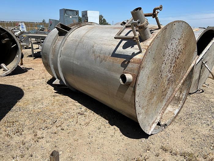 Used 800 GALLON L & A STAINLESS PROCESS SYSTEMS TANK WITH CONE BOTTOM