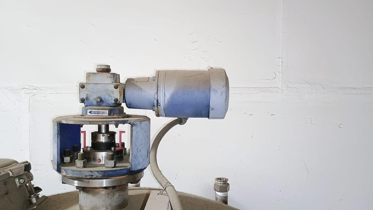 Used 1000 LITER CONE BOTTOM MIX TANK - JACKETED