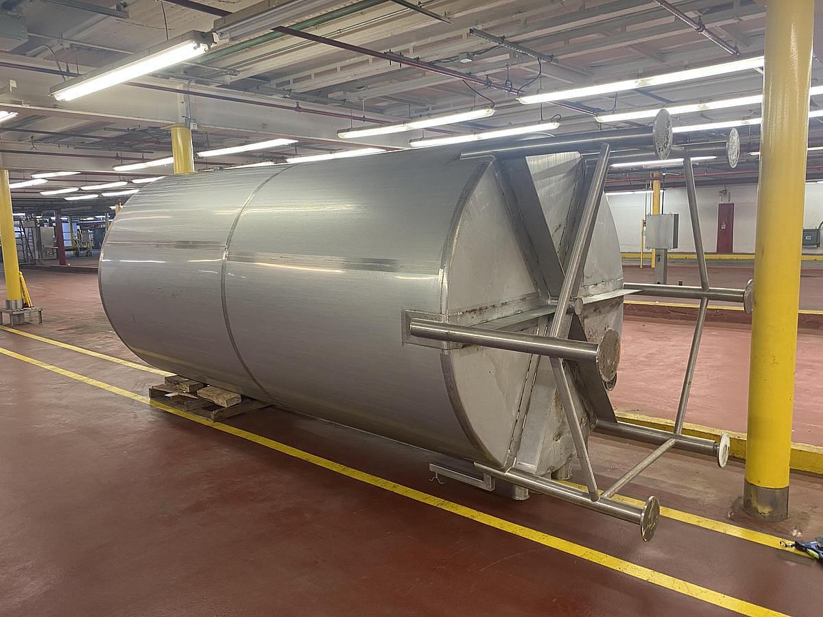 Used 4,000 GALLON FELDMEIER STORAGE TANK - S/S