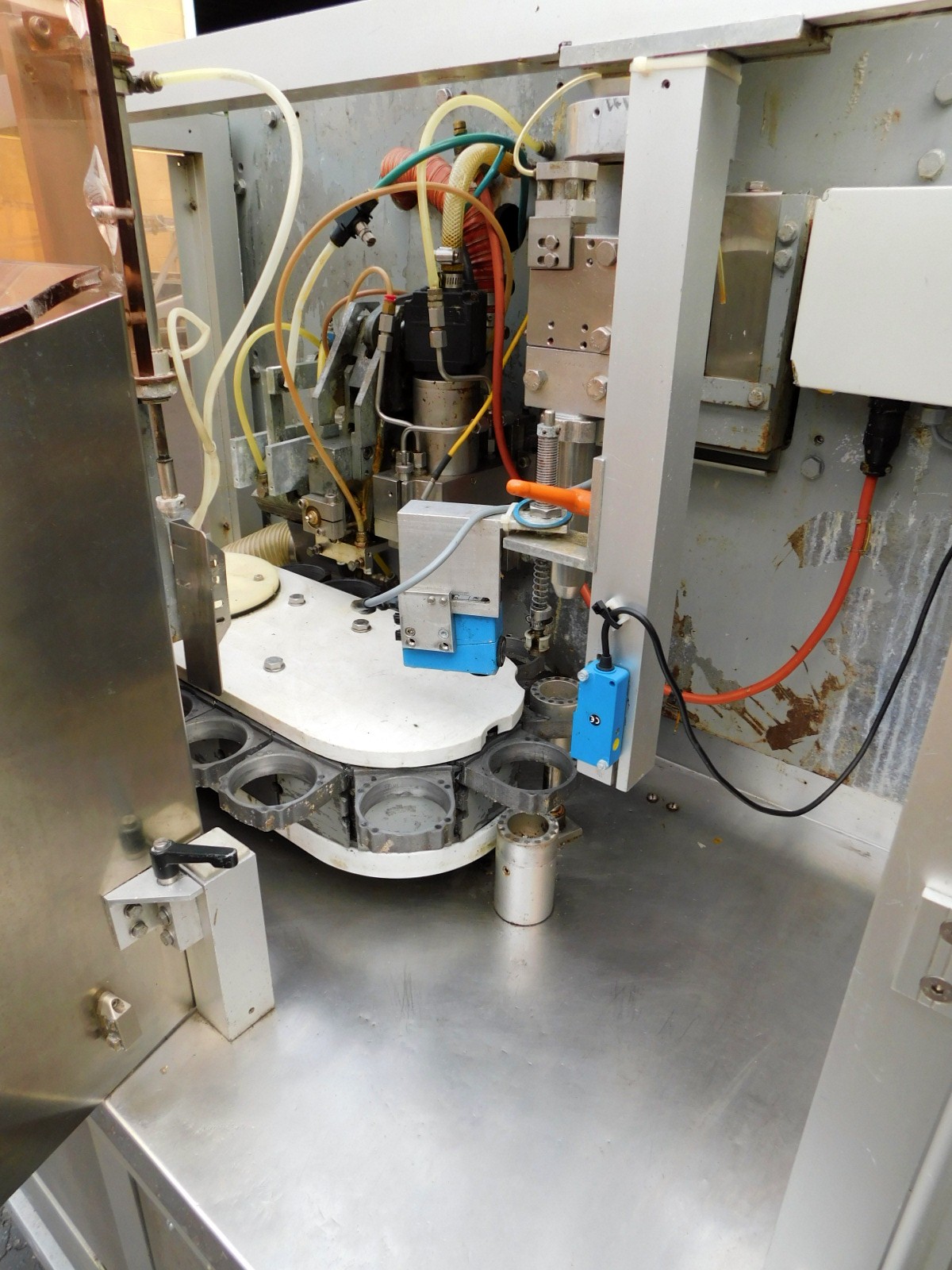 Used NORDEN AUTOMATIC PLASTIC TUBE FILLER - MODEL NM400 II A