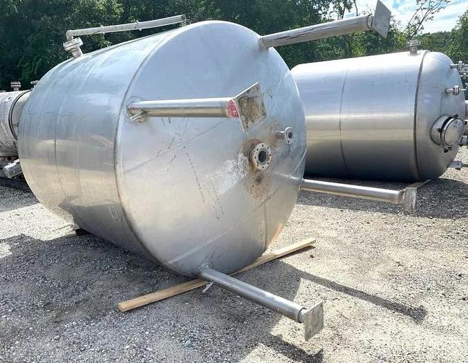 Used 2500 GALLON MUELLER TANKS (2) - 30 PSI