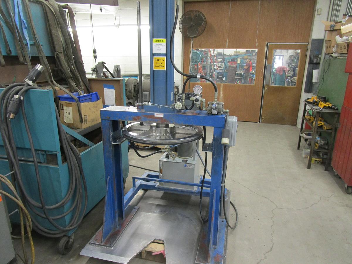 Used DISCHARGE RAM PRESS FOR 40 GALLON ROSS MIX CANS