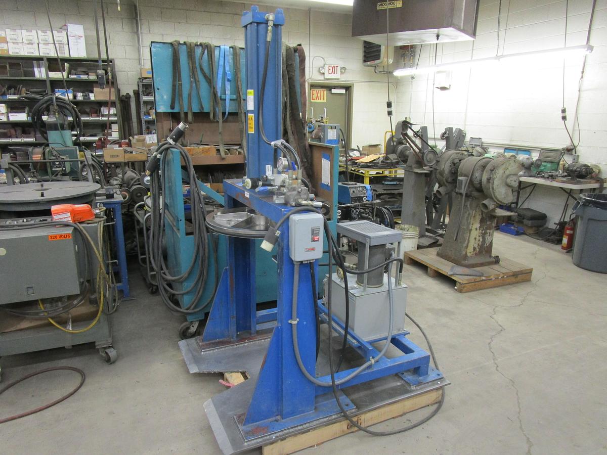 Used DISCHARGE RAM PRESS FOR 40 GALLON ROSS MIX CANS