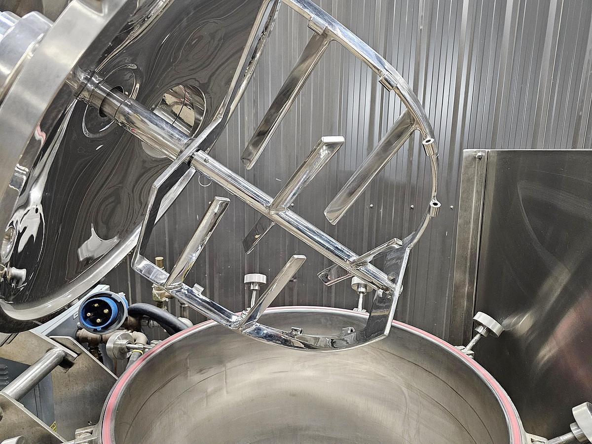 Used 50 GALLON LEE DOUBLE MOTION VACUUM KETTLE WITH MOKON HEATER