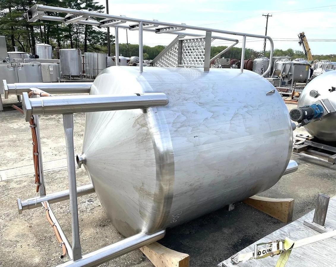 Used 1,000 GALLON FELDMEIER MIX TANK - SANITARY S/S