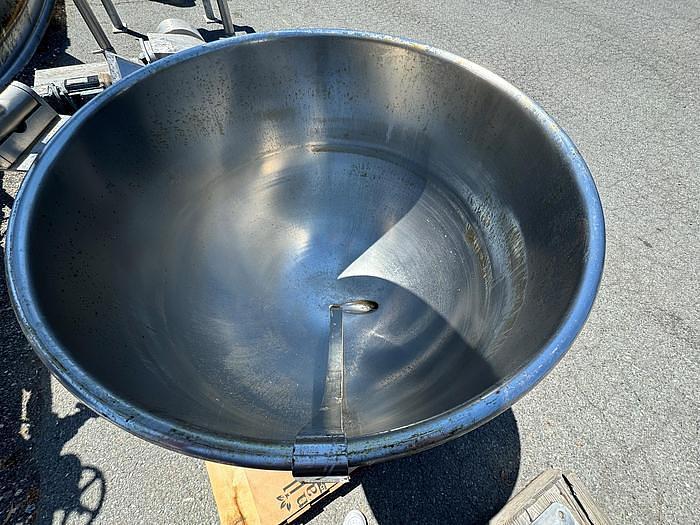 Used 60 GALLON CLEVELAND ELECTRIC HEATED SELF CONTAINED COOKING KETTLE - JACKETED