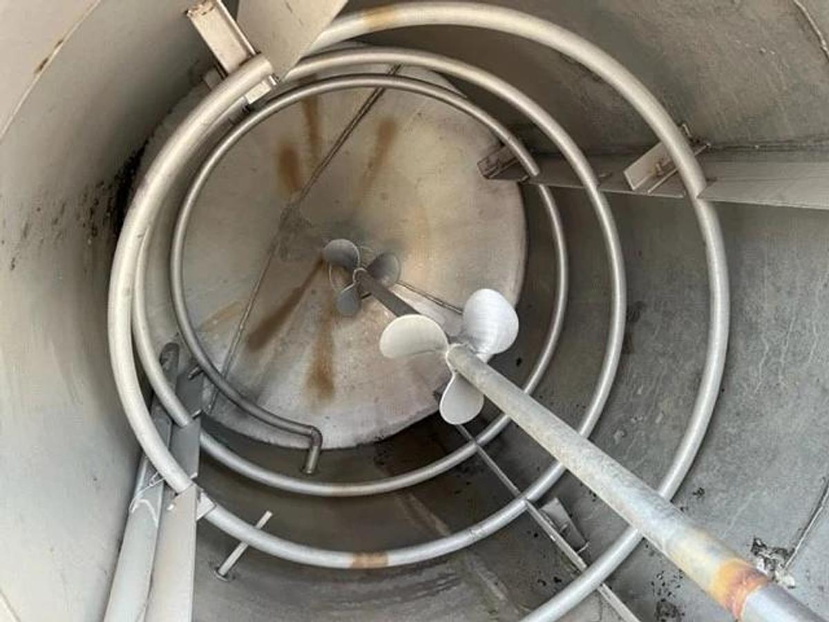 Used 600 GALLON MIX TANK - S/S