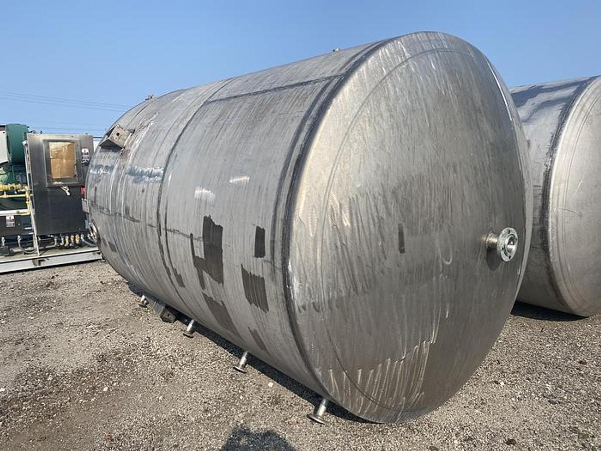 Used 4,000 GALLON LEE METAL PRODUCTS VERTICAL MIX TANK - T-304 S/S