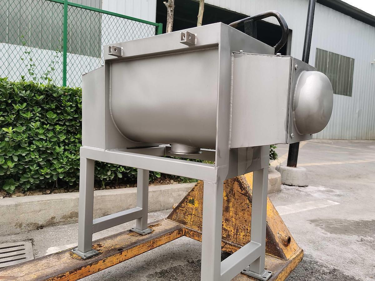 NEW SANITARY DOUBLE RIBBON BLENDERS - FROM 1 TO 300 CU. FT.