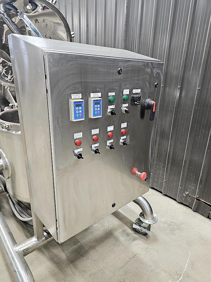 Used 50 GALLON LEE DOUBLE MOTION VACUUM KETTLE WITH MOKON HEATER