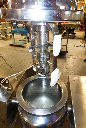 Used 5 GALLON XINYOU HOMOGENIZING AND EMULSIFYING S/S JACKETED VACUUM KETTLE