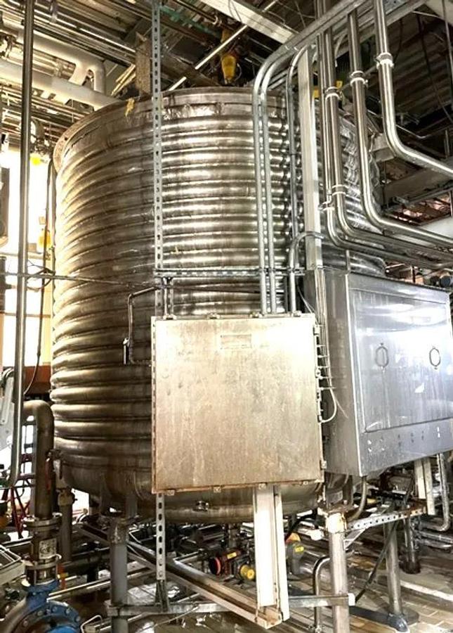 Used 3,000 GALLON DISH BOTTOM MIX TANK - S/S - JACKETED