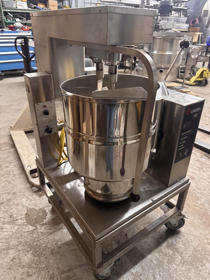 Refurbished 10 GALLON / 40 QUART TWIN ACTION SELF-CONTAINED ELECTRIC KETTLE - 50 PSI