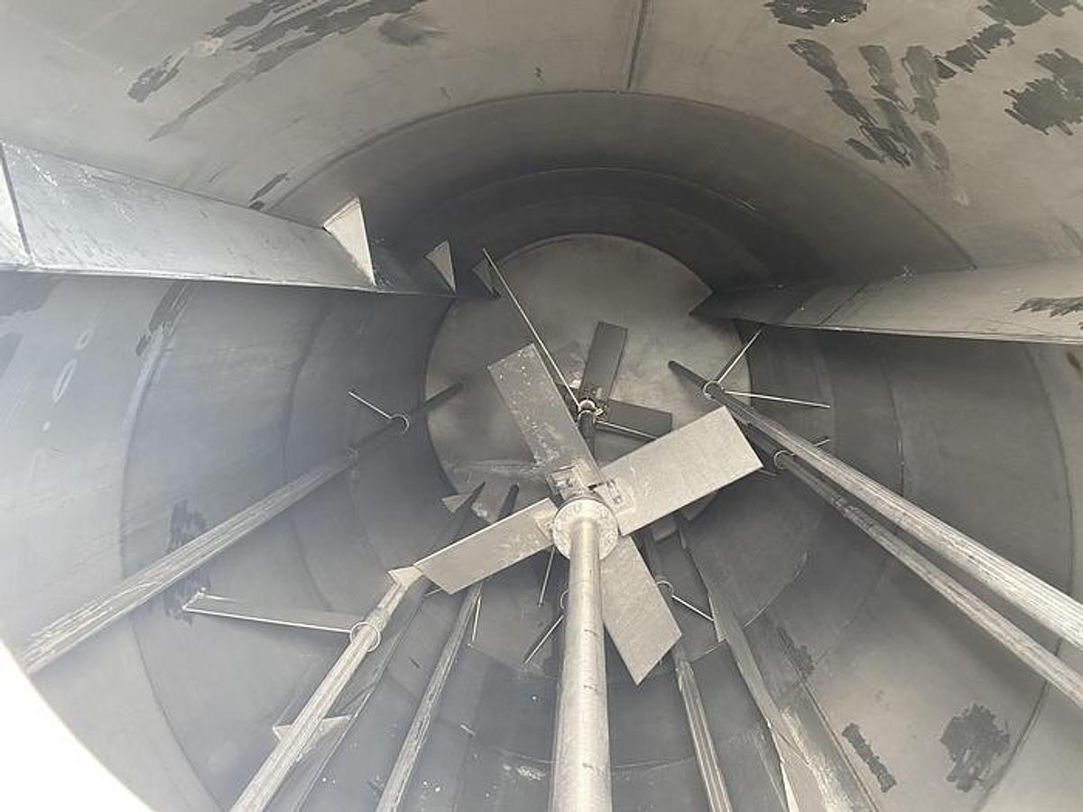 Used 5,600 GALLON ALLOY FABRICATORS VERTICAL MIX TANK - T304 S/S