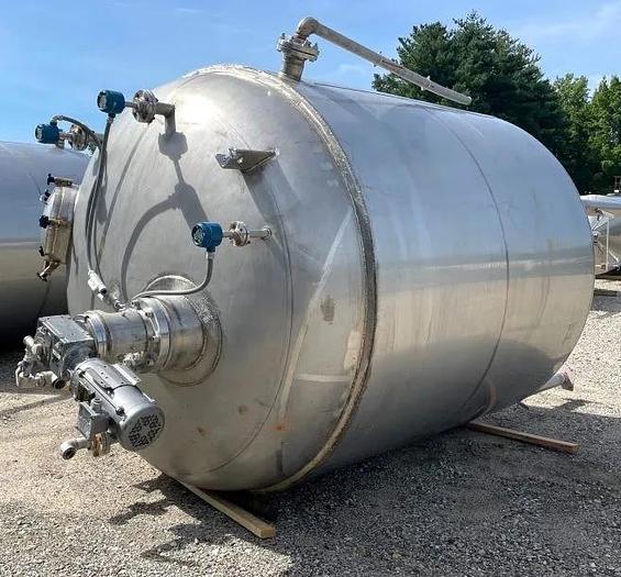 Used 2500 GALLON MUELLER TANKS (2) - 30 PSI