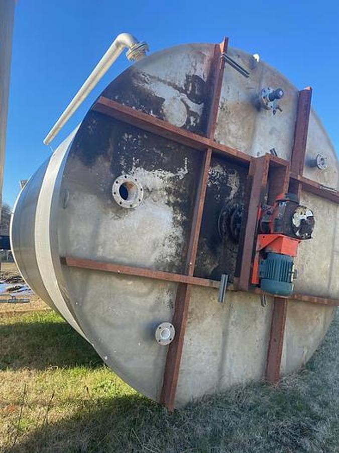 Used 12,600 GALLON WOLFE MECHANICAL VERTICAL MIX TANK - T-304L S/S