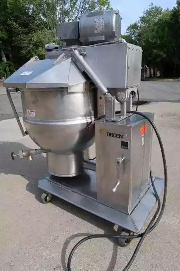 Used 60 GALLON SELF-CONTAINED (ELECTRIC) GROEN TWIN ACTION KETTLE WITH TILT