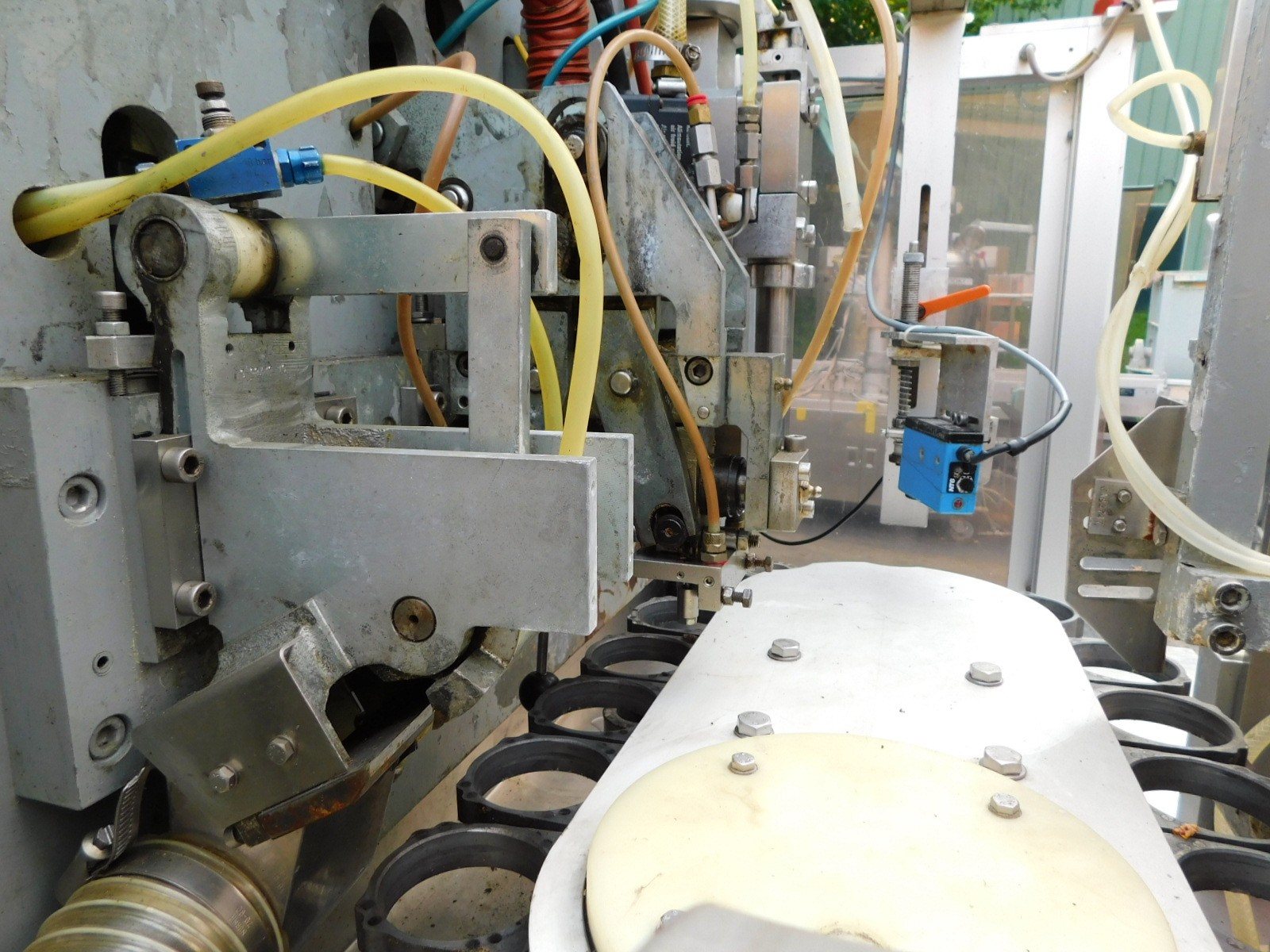 Used NORDEN AUTOMATIC PLASTIC TUBE FILLER - MODEL NM400 II A