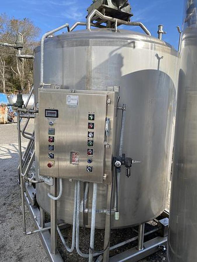 Used USED PROCESS SKID WITH 1,000 GALLON S/S MIX TANK