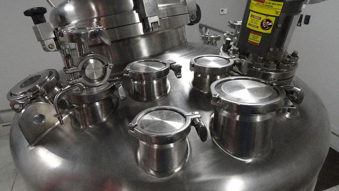 Used 200 GALLON (750 LITER) STAINLESS FABRICATION VACUUM MIX TANK - 316L S/S