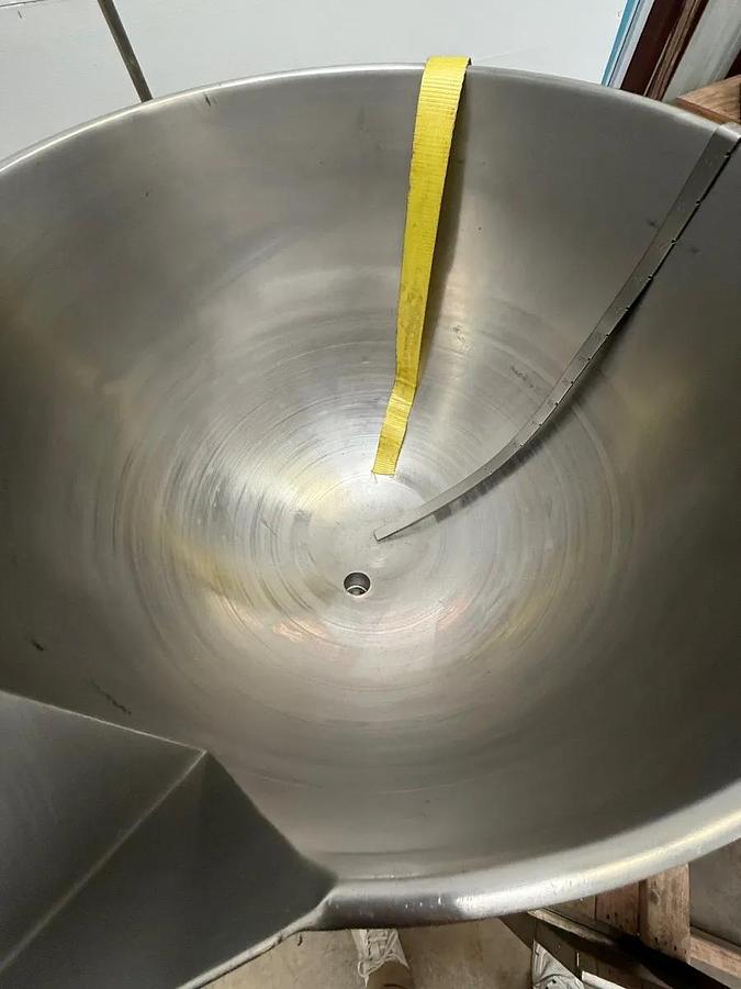 Used DUAL 60 GALLON GROEN TILTING AGITATED KETTLES - 25 PSI