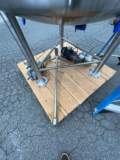 Used 370 GALLON (1400 LITER) T & C AGITATED REACTOR - 316L S/S - JACKETED