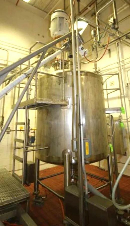 Used 1,000 GALLON FELDMEIER MIX TANK - SANITARY S/S