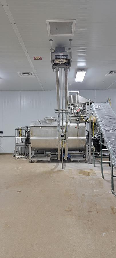 Used 100 CU. FT. APV BAKER PERKINS BLENDER - S/S