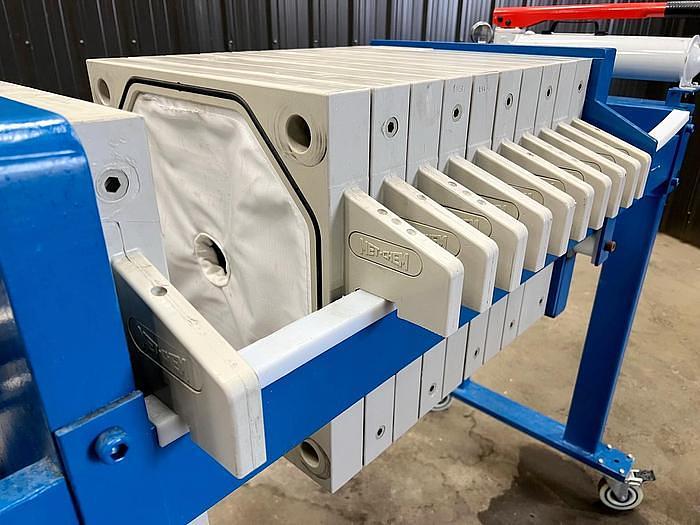 Used 2 CU. FT. MET-CHEM FILTER PRESS - 470 MM - MANUAL - C.G.R.
