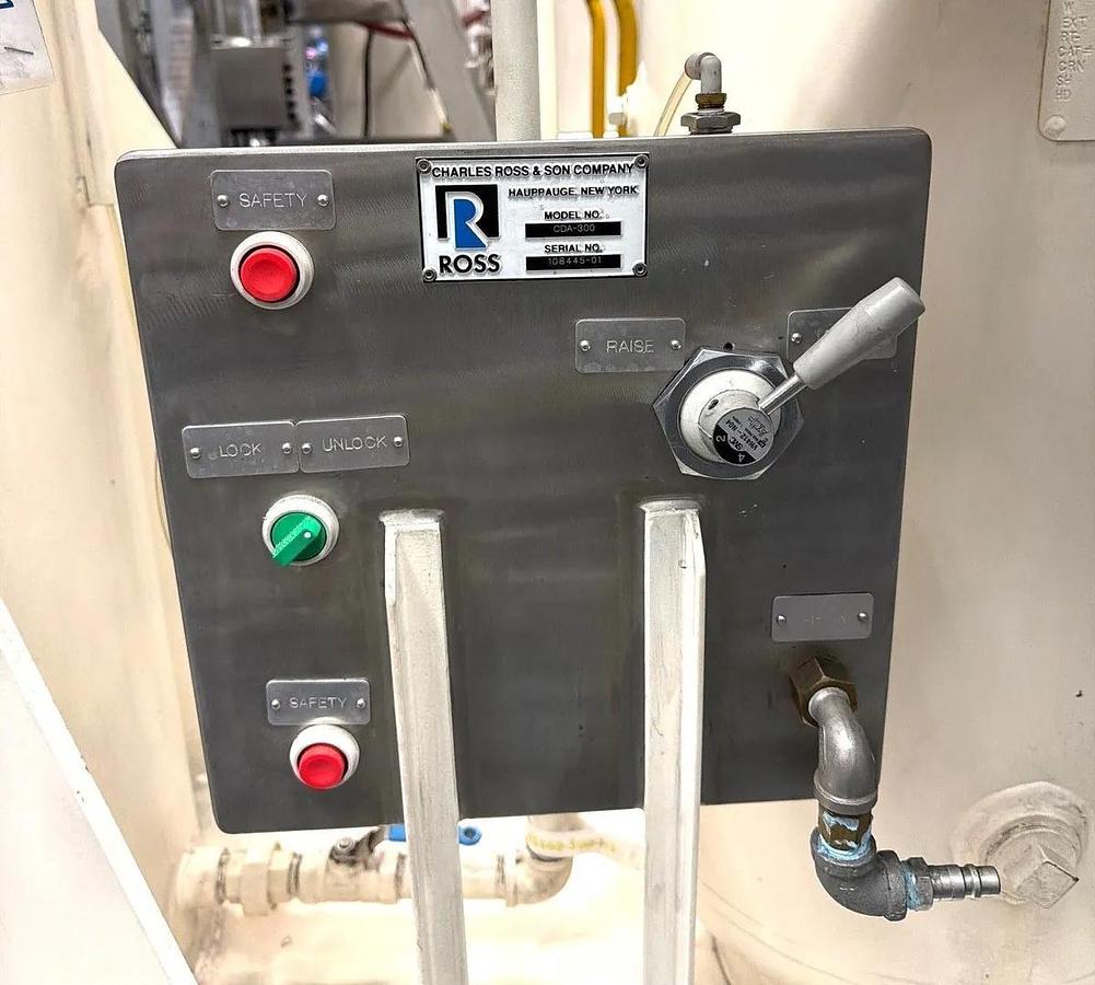 Used 300 GALLON ROSS DUAL SHAFT VACUUM MIXER - S/S - JACKETED