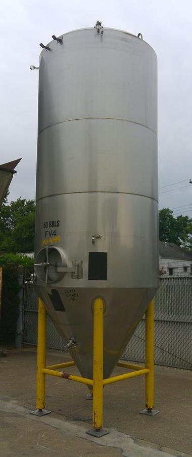 Used 2,000 GALLON SANTA ROSA VERTICAL TANK - S/S - JACKETED