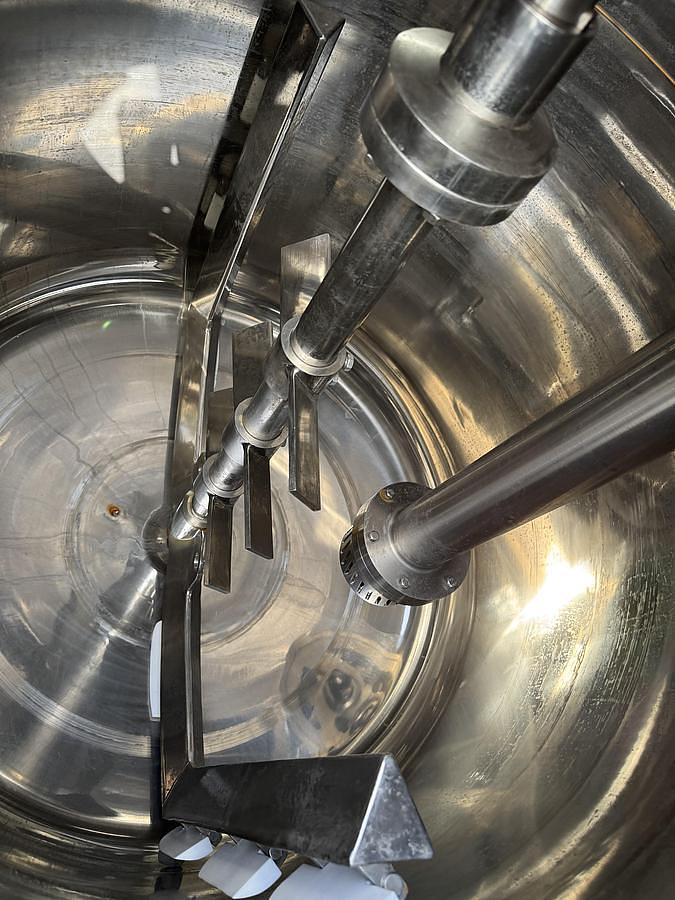 Used 500 LITER MIX TANK WITH SWEEP & EMULSIFIER - S/S - JACKETED