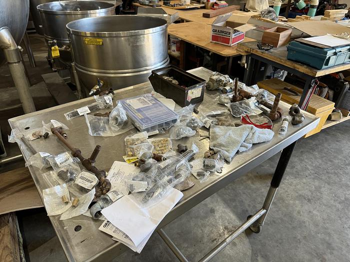 Refurbished 100 GALLON GROEN SELF CONTAINED - GAS FIRED KETTLE - SINGLE MOTION AGITATION - TILT