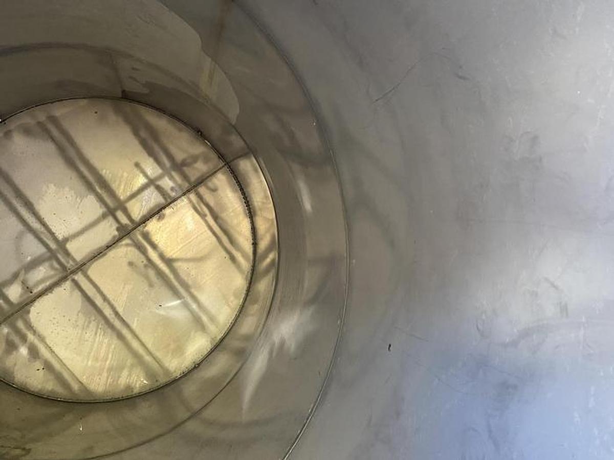 Used 3,500 GALLON FESCO VERTICAL STORAGE TANK - S/S