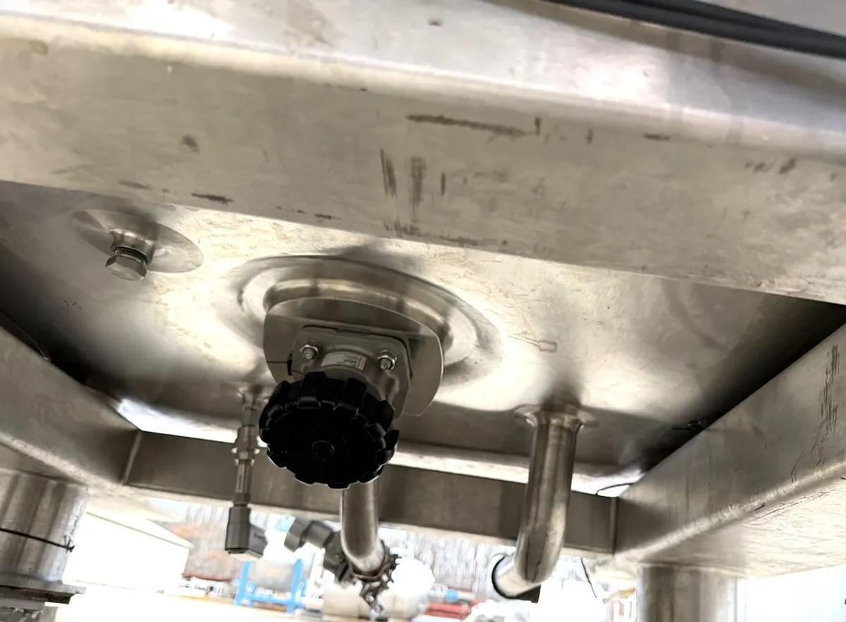 Used 600 GALLON A & B PROCESS SANITARY STAINLESS STEEL REACTOR / FERMENTER