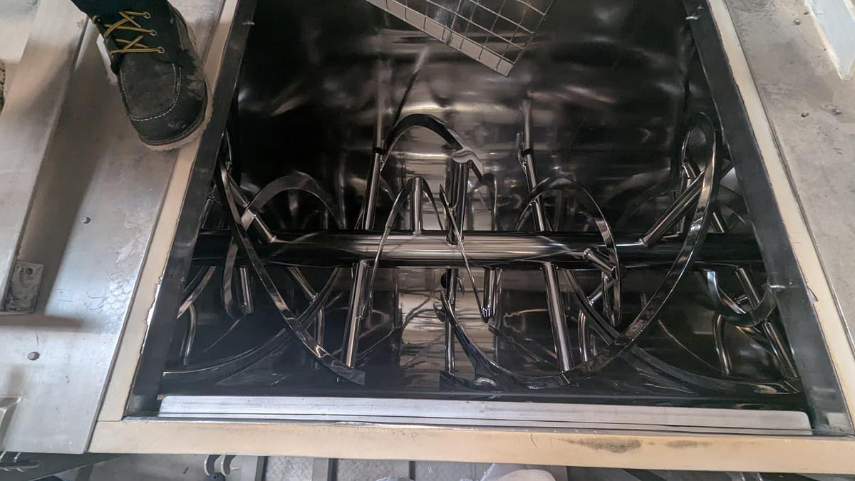 Used 52 CU. FT. ROSS DOUBLE RIBBON BLENDER - SANITARY S/S