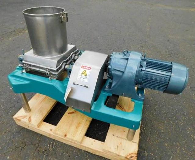 Used FITZPATRICK TWIN ROLL GUILO RIVER ROTARY SIZE REDUCATION MILL