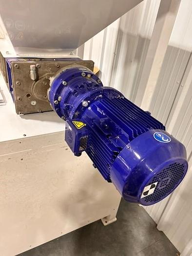 Used 20" x 11" SHRED-TECH SHREDDER WITH HOPPER