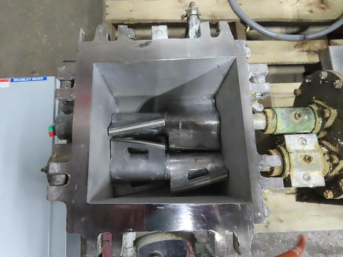Used 1.5 GALLON BRAMLEY BEKEN DOUBLE ARM MIXER - S/S - JACKETED