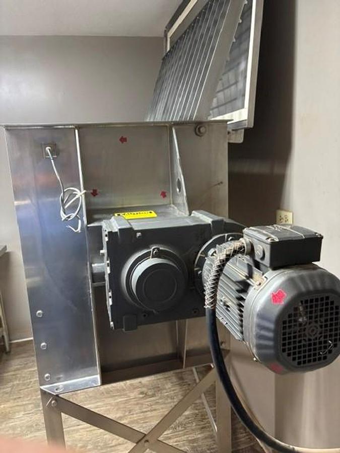 Used 24 CU. FT. MUNSON DOUBLE RIBBON BLENDER - S/S