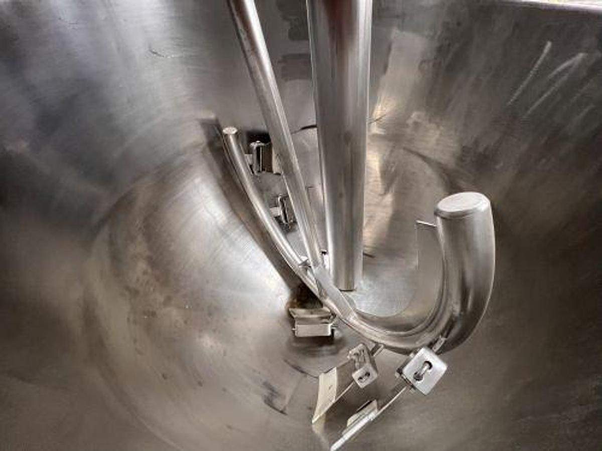 Used 250 GALLON GROEN SINGLE MOTION KETTLE - TILT OUT AGITATION WITH TILT DISCHARGE