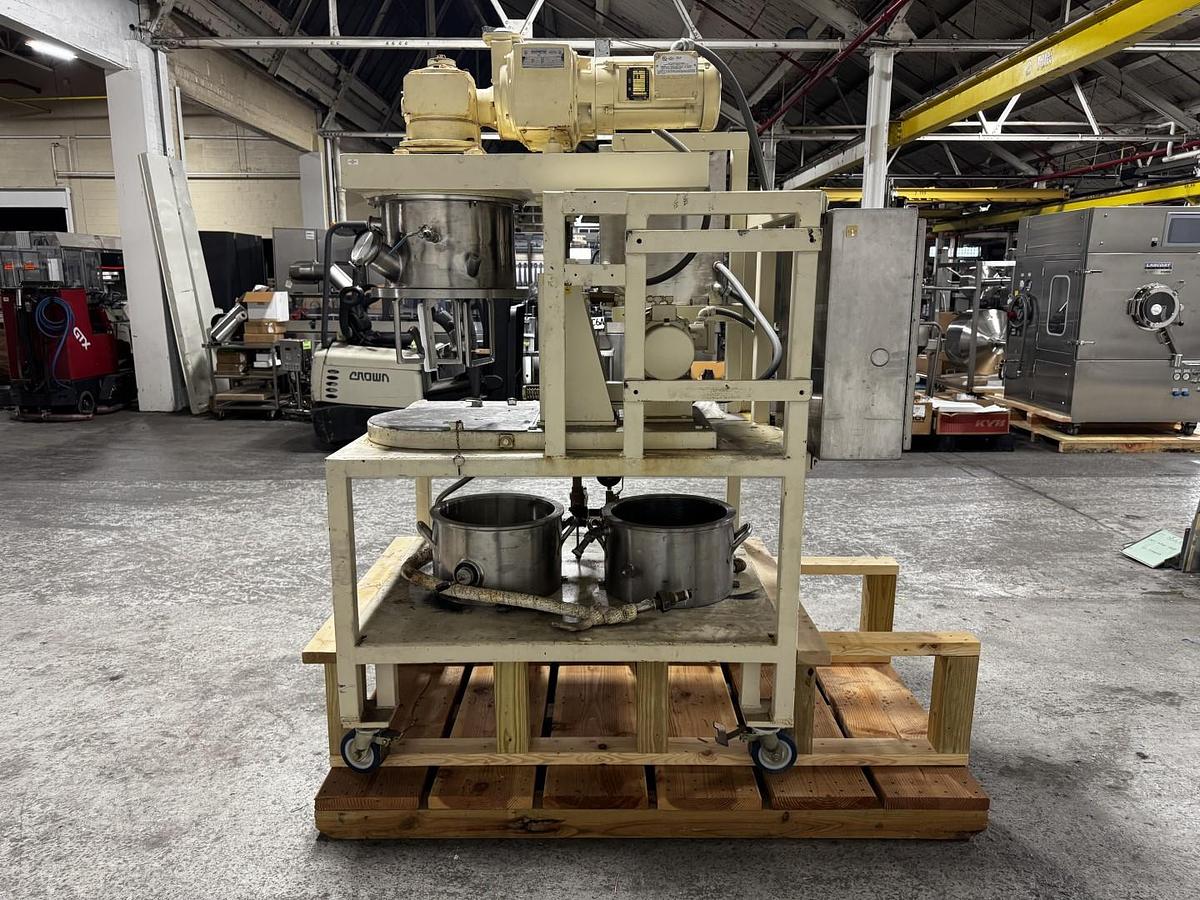 Used 4 GALLON ROSS DOUBLE PLANETARY MIXER - S/S - VACUUM - JACKETED