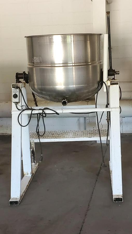 Refurbished 80 GALLON CLEVELAND DIRECT STEAM KETTLE - S/S - JACKETED - TILT