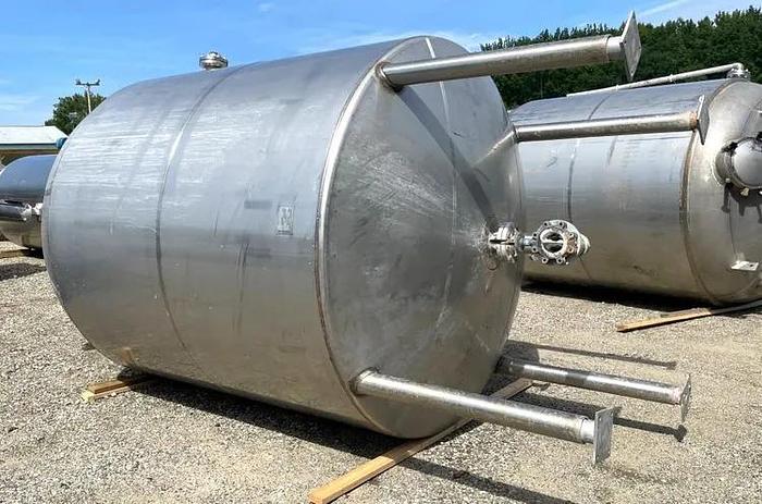 Used 2500 GALLON MUELLER TANKS (2) - 30 PSI